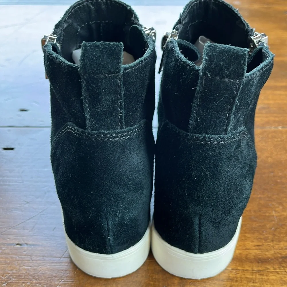 Steve Madden Wedgie Black Suede Sneakers Sz 9